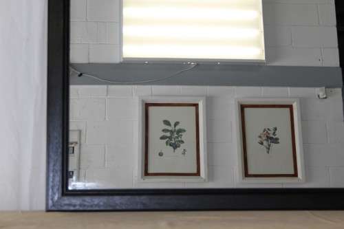 A FANTASTIC (LARGE 1.285m) FRAMED WALL MIRROR WITH A HANGING BRACKET ON THE BACK