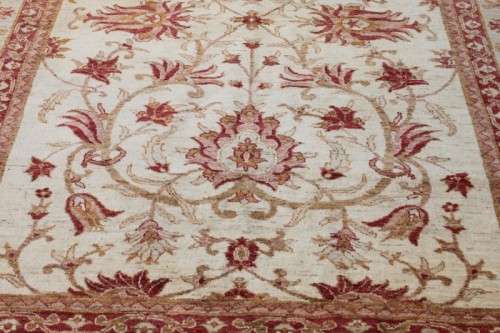 A MAGNIFICENT LARGE (3.04m x 2.3m) TRADITIONAL AFGHAN CHOBI PERSIAN CARPET IN STUNNING CONDITION