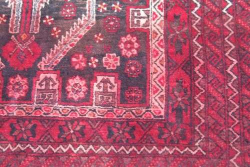 A GORGEOUS VINTAGE PERSIAN "AFGHAN" CARPET (2m x 1.1m) WITH A TRADITIONAL DEEP RED COLOURS & STYLING
