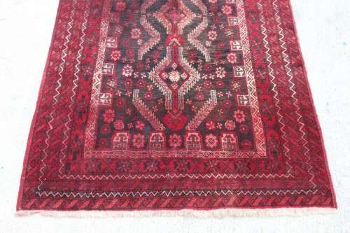 A GORGEOUS VINTAGE PERSIAN "AFGHAN" CARPET (2m x 1.1m) WITH A TRADITIONAL DEEP RED COLOURS & STYLING