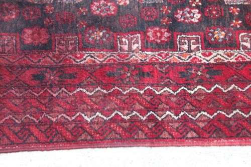 A GORGEOUS VINTAGE PERSIAN "AFGHAN" CARPET (2m x 1.1m) WITH A TRADITIONAL DEEP RED COLOURS & STYLING