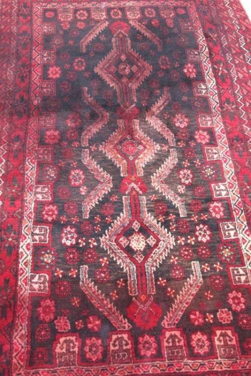 A GORGEOUS VINTAGE PERSIAN "AFGHAN" CARPET (2m x 1.1m) WITH A TRADITIONAL DEEP RED COLOURS & STYLING