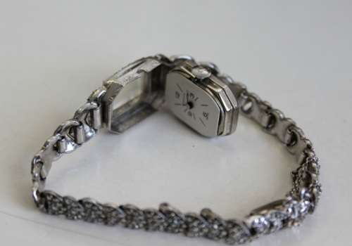 A STUNNING & RARE VINTAGE ART DECO MARCASITE ADORNED SWISS MADE "HUGUENIN" LADIES COCKTAIL WATCH