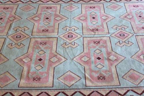 A SUPERB LARGE (2.9m x 1.9m) MOROCCAN "BERBER" RUG WITH STUNNING COLOURS IN AWESOME CONDITION