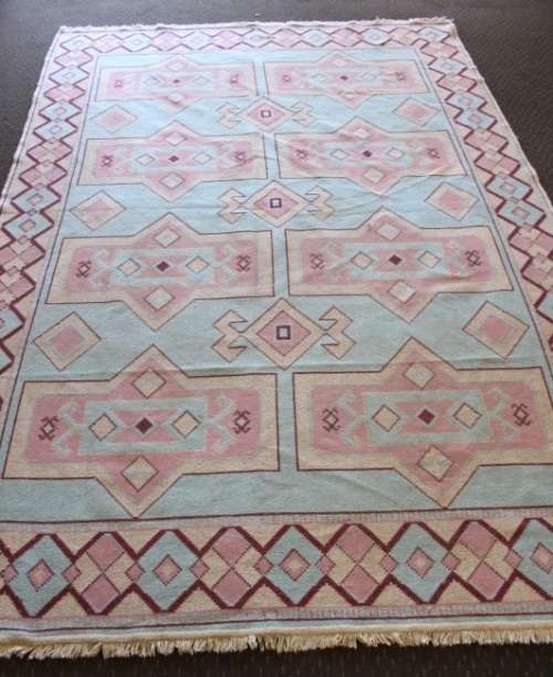 A SUPERB LARGE (2.9m x 1.9m) MOROCCAN "BERBER" RUG WITH STUNNING COLOURS IN AWESOME CONDITION