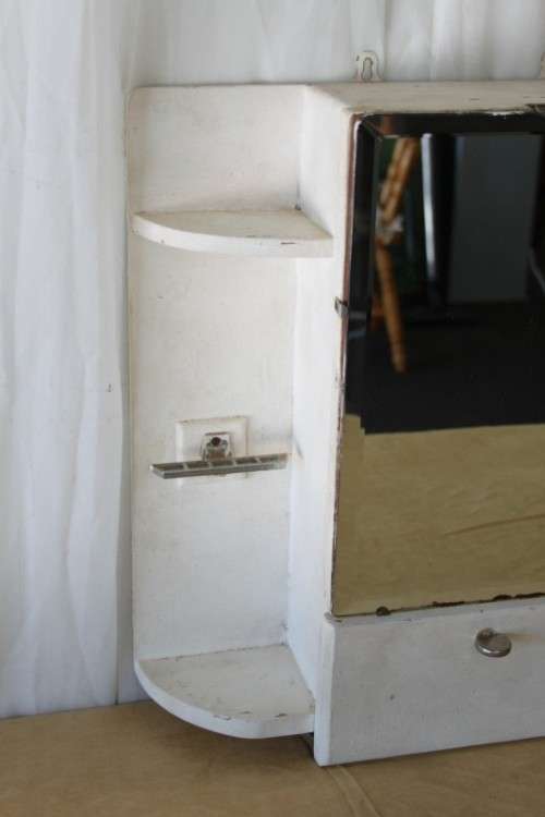 AN AWESOME VINTAGE/ ANTIQUE? BATHROOM VANITY WALL CABINET WITH A BEVELLED MIRROR AND STORAGE DRAWER