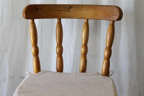 TWO AWESOME WOODEN OCCASIONAL CHAIRS WITH TURNED LEGS AND BACKREST SUPPORTS bid/chair
