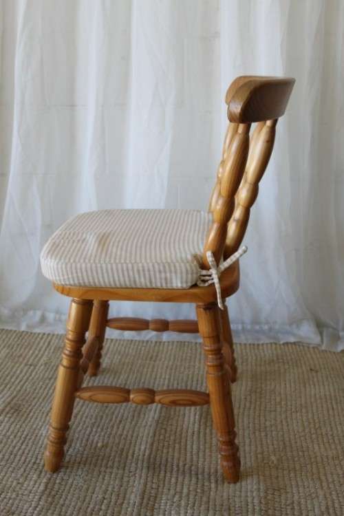 TWO AWESOME WOODEN OCCASIONAL CHAIRS WITH TURNED LEGS AND BACKREST SUPPORTS bid/chair