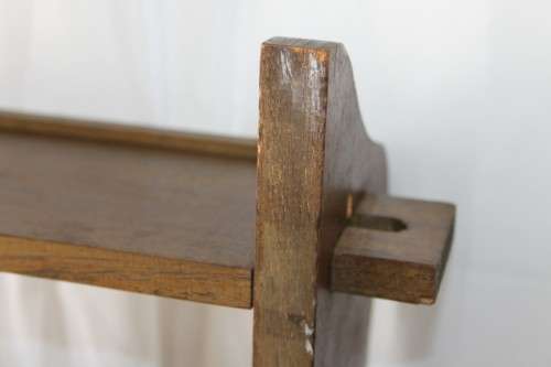 A FABULOUS WALL MOUNTABLE SOLID WOODEN DISPLAY SHELF FOR ORNAMENTS, TRIOS, MODEL CARS AND MORE