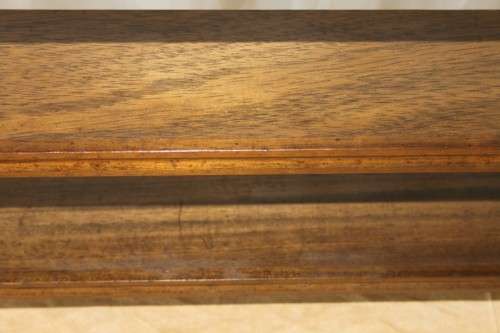A FABULOUS WALL MOUNTABLE SOLID WOODEN DISPLAY SHELF FOR ORNAMENTS, TRIOS, MODEL CARS AND MORE