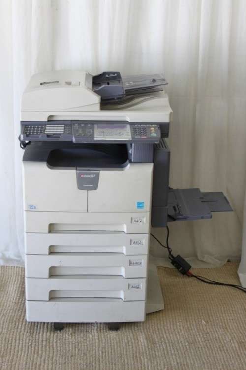 AN AWESOME TOSHIBA E-STUDIO 167 PHOTOCOPIER WITH DOCUMENT FEEDER AND 4x PAPER DRAWERS