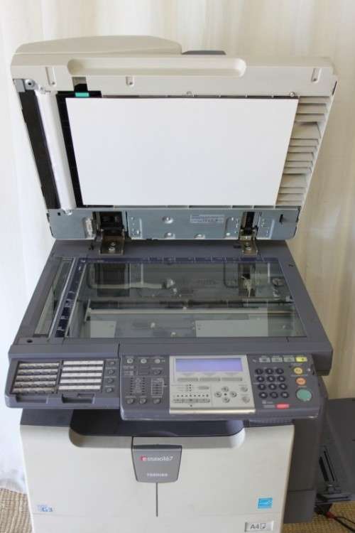 AN AWESOME TOSHIBA E-STUDIO 167 PHOTOCOPIER WITH DOCUMENT FEEDER AND 4x PAPER DRAWERS