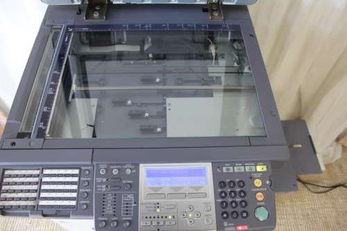 AN AWESOME TOSHIBA E-STUDIO 167 PHOTOCOPIER WITH DOCUMENT FEEDER AND 4x PAPER DRAWERS