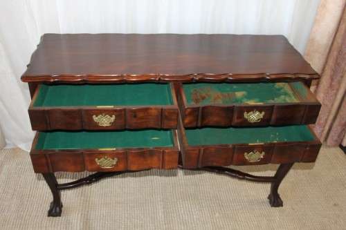 A MAGNIFICENT SOLID STINK WOOD 4-DRAWER BALL & CLAW HALL TABLE/ BUFFET SERVER WITH BRASS HANDLES