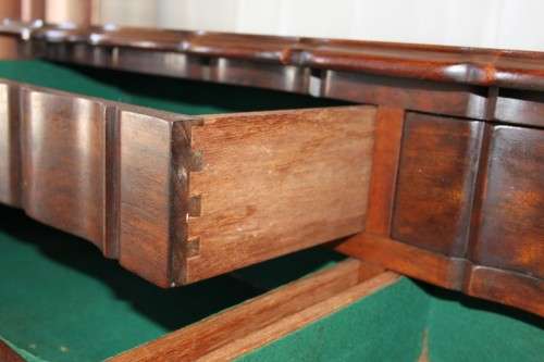 A MAGNIFICENT SOLID STINK WOOD 4-DRAWER BALL & CLAW HALL TABLE/ BUFFET SERVER WITH BRASS HANDLES
