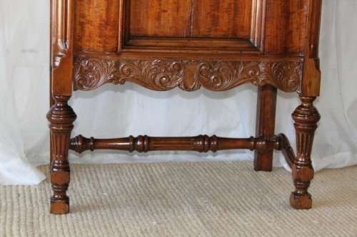 A SPECTACULAR AND RARE ANTIQUE EDWARDIAN WALNUT DRINKS CABINET WITH INCREDIBLE CARVED DETAILING