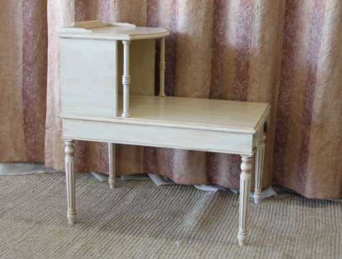 A BEAUTIFULLY MADE VINTAGE CREAM PAINT TECHNIQUE'D ON SOLID WOOD TELEPHONE TABLE WITH REGENCY LEGS