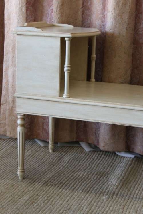 A BEAUTIFULLY MADE VINTAGE CREAM PAINT TECHNIQUE'D ON SOLID WOOD TELEPHONE TABLE WITH REGENCY LEGS