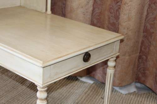 A BEAUTIFULLY MADE VINTAGE CREAM PAINT TECHNIQUE'D ON SOLID WOOD TELEPHONE TABLE WITH REGENCY LEGS