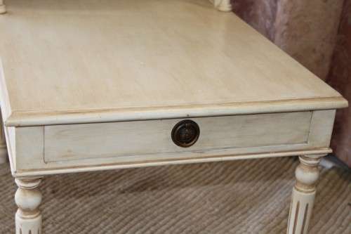 A BEAUTIFULLY MADE VINTAGE CREAM PAINT TECHNIQUE'D ON SOLID WOOD TELEPHONE TABLE WITH REGENCY LEGS