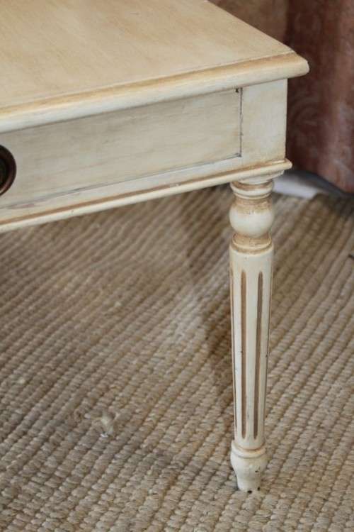 A BEAUTIFULLY MADE VINTAGE CREAM PAINT TECHNIQUE'D ON SOLID WOOD TELEPHONE TABLE WITH REGENCY LEGS