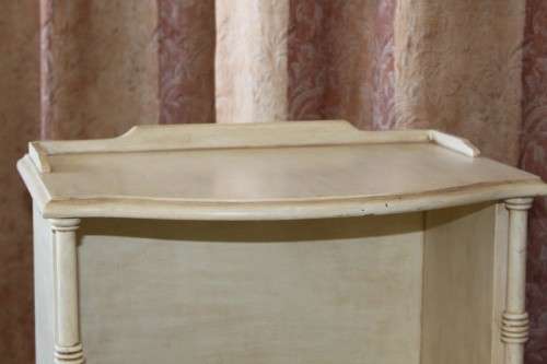 A BEAUTIFULLY MADE VINTAGE CREAM PAINT TECHNIQUE'D ON SOLID WOOD TELEPHONE TABLE WITH REGENCY LEGS