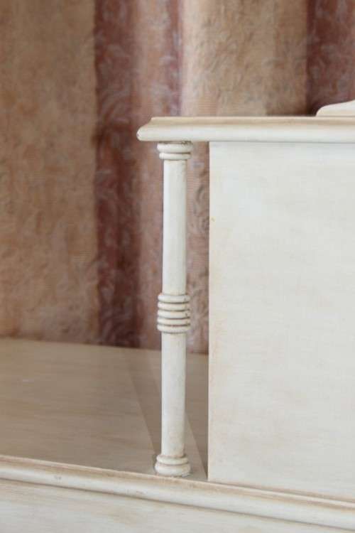 A BEAUTIFULLY MADE VINTAGE CREAM PAINT TECHNIQUE'D ON SOLID WOOD TELEPHONE TABLE WITH REGENCY LEGS