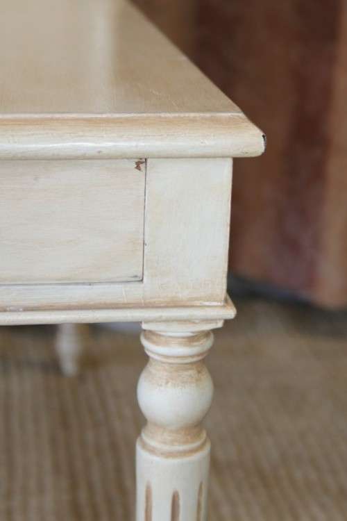 A BEAUTIFULLY MADE VINTAGE CREAM PAINT TECHNIQUE'D ON SOLID WOOD TELEPHONE TABLE WITH REGENCY LEGS