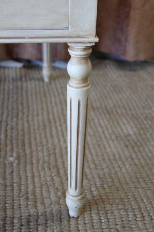 A BEAUTIFULLY MADE VINTAGE CREAM PAINT TECHNIQUE'D ON SOLID WOOD TELEPHONE TABLE WITH REGENCY LEGS