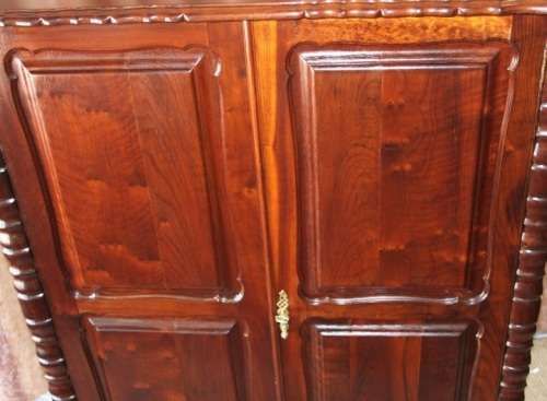 AN INCREDIBLE (LARGER) SOLID IMBUIA DOUBLE DOOR BALL AND CLAW CORNER CABINET IN SUPERB CONDITION