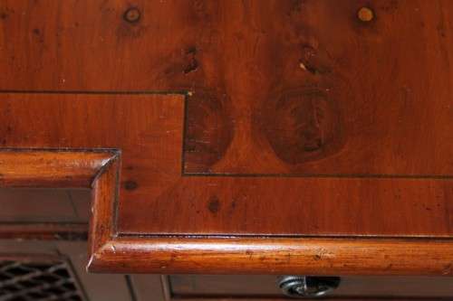 A BEAUTIFUL REGENCY PERIOD 6-DRAWER DOUBLE DOOR HALLWAY CABINET WITH TRELLIS DOOR DETAILING