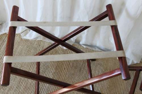 A superb and well made solid mahogany guest luggage stand in excellent condition - RS17Sale