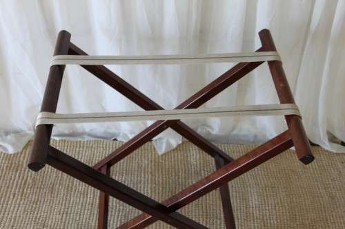 A superb and well made solid mahogany guest luggage stand in excellent condition - RS17Sale