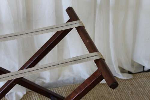 A superb and well made solid mahogany guest luggage stand in excellent condition - RS17Sale