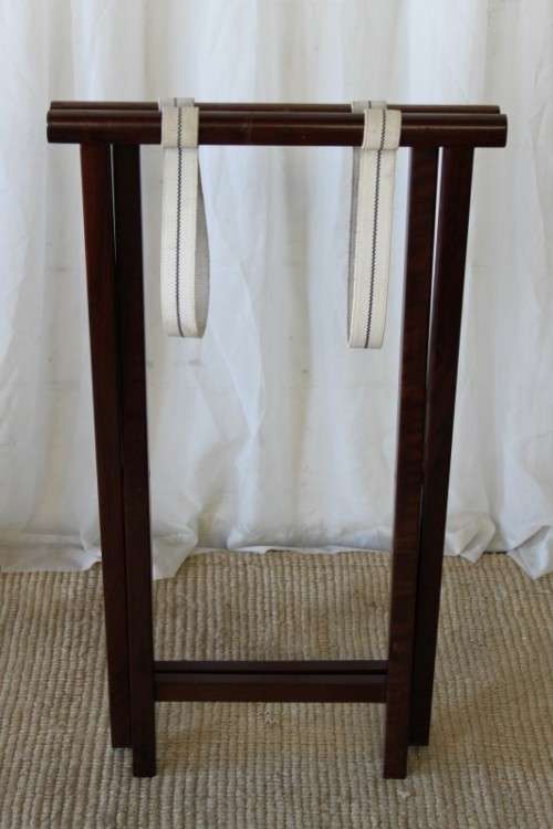 A superb and well made solid mahogany guest luggage stand in excellent condition - RS17Sale