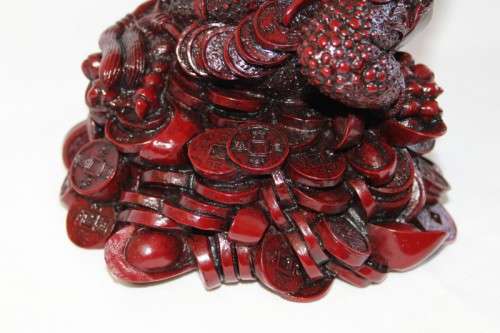AN INCREDIBLE (LARGE) CHINESE MYTHOLOGICAL "MONEY FROG" IN A TRADITIONAL RED LACQUERED FINISH