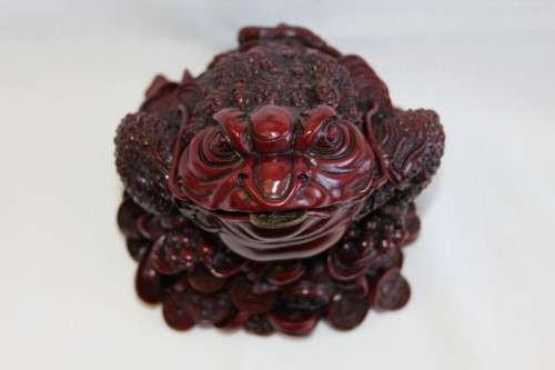 AN INCREDIBLE (LARGE) CHINESE MYTHOLOGICAL "MONEY FROG" IN A TRADITIONAL RED LACQUERED FINISH