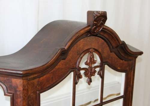 A BEAUTIFUL ANTIQUE GABLED WALNUT SHOW CABINET w/ STUNNING CARVED DETAILING & BEVELLED GLASS PANELS