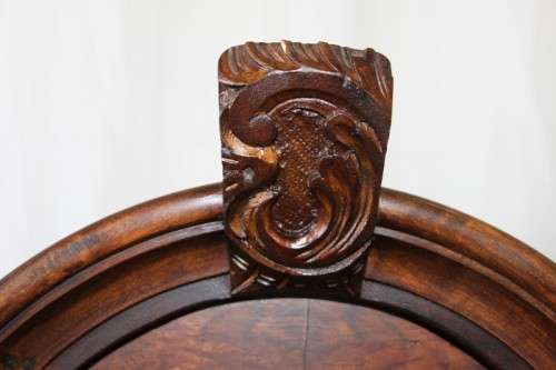 A BEAUTIFUL ANTIQUE GABLED WALNUT SHOW CABINET w/ STUNNING CARVED DETAILING & BEVELLED GLASS PANELS