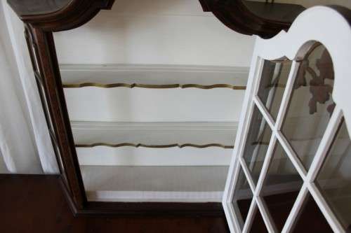 A BEAUTIFUL ANTIQUE GABLED WALNUT SHOW CABINET w/ STUNNING CARVED DETAILING & BEVELLED GLASS PANELS