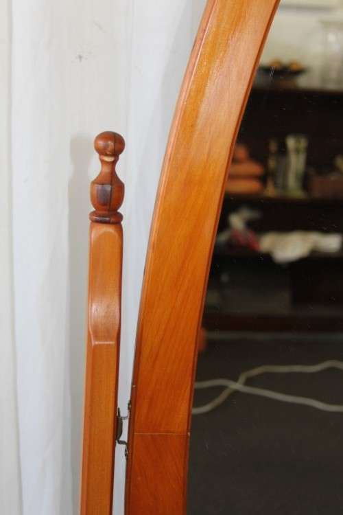 AN EXQUISITE SOLID YELLOW WOOD "FREE-STANDING" TILTING OVAL CHEVAL MIRROR IN GREAT CONDITION