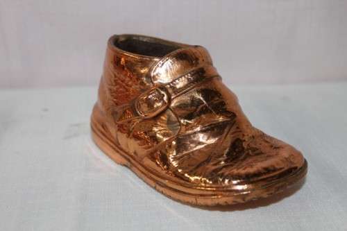 FOUR STUNNING "BOOTEE BRONZING" COPPER PLATED BABY SHOES IN FANTASTIC CONDITION bid/shoe