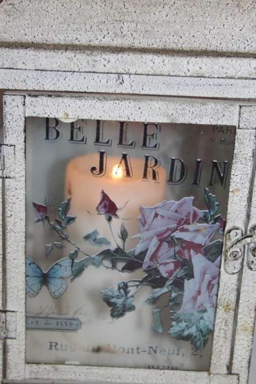 A STUNNING FULL SIZE WHITE DISTRESSED "BELLE JARDINIERE - PARIS" METAL LANTERN