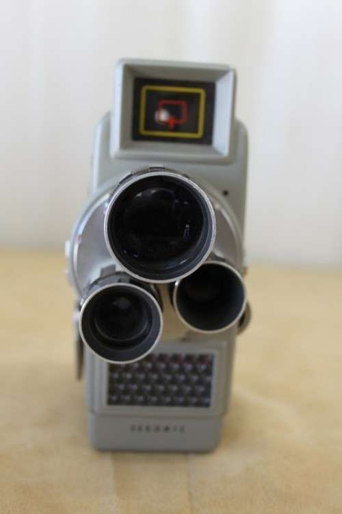 A SUPERB HANIMEX-SEKONIC 3 LENS "ELMATIC 8" 8mm PORTABLE TURRET LENS MOVIE CAMERA & LEATHER CASE