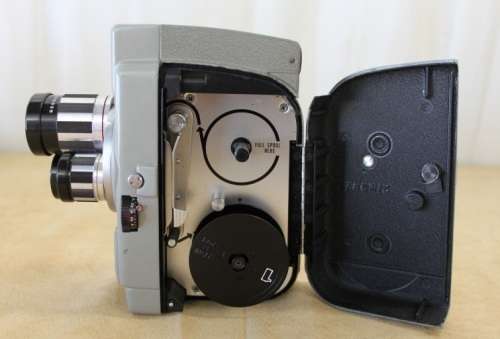 A SUPERB HANIMEX-SEKONIC 3 LENS "ELMATIC 8" 8mm PORTABLE TURRET LENS MOVIE CAMERA & LEATHER CASE