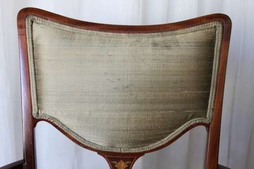 A STUNNING ANTIQUE EDWARDIAN WALNUT OCCASIONAL ARMCHAIR WITH GORGEOUS MARQUETRY INLAY DETAILING