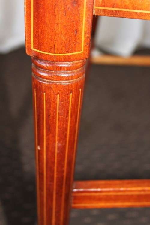 A STUNNING ANTIQUE EDWARDIAN WALNUT OCCASIONAL ARMCHAIR WITH GORGEOUS MARQUETRY INLAY DETAILING