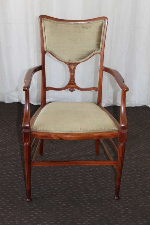 A STUNNING ANTIQUE EDWARDIAN WALNUT OCCASIONAL ARMCHAIR WITH GORGEOUS MARQUETRY INLAY DETAILING