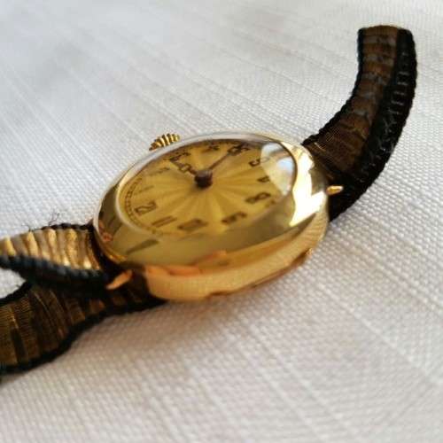 THREE SPECTACULAR VINTAGE TRENCH WATCHES INCLUDING TWO LADIES & ONE GENTS WATCH