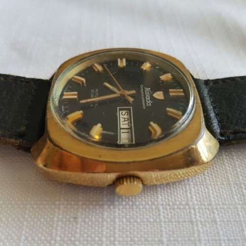 A STUNNING 1970's VINTAGE SWISS MADE "NIVADA" COMPENSAMATIC AUTOMATIC 21 JEWEL GENTS WATCH